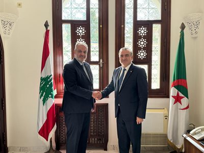 بوشكيان يواصل زيارته الى الجزائر والتقى الجالية اللبنانية 