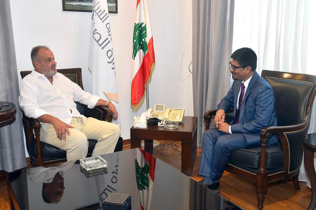 بوشكيان عرض مع سفير الهند تطوير التبادل بين بيروت ودلهي